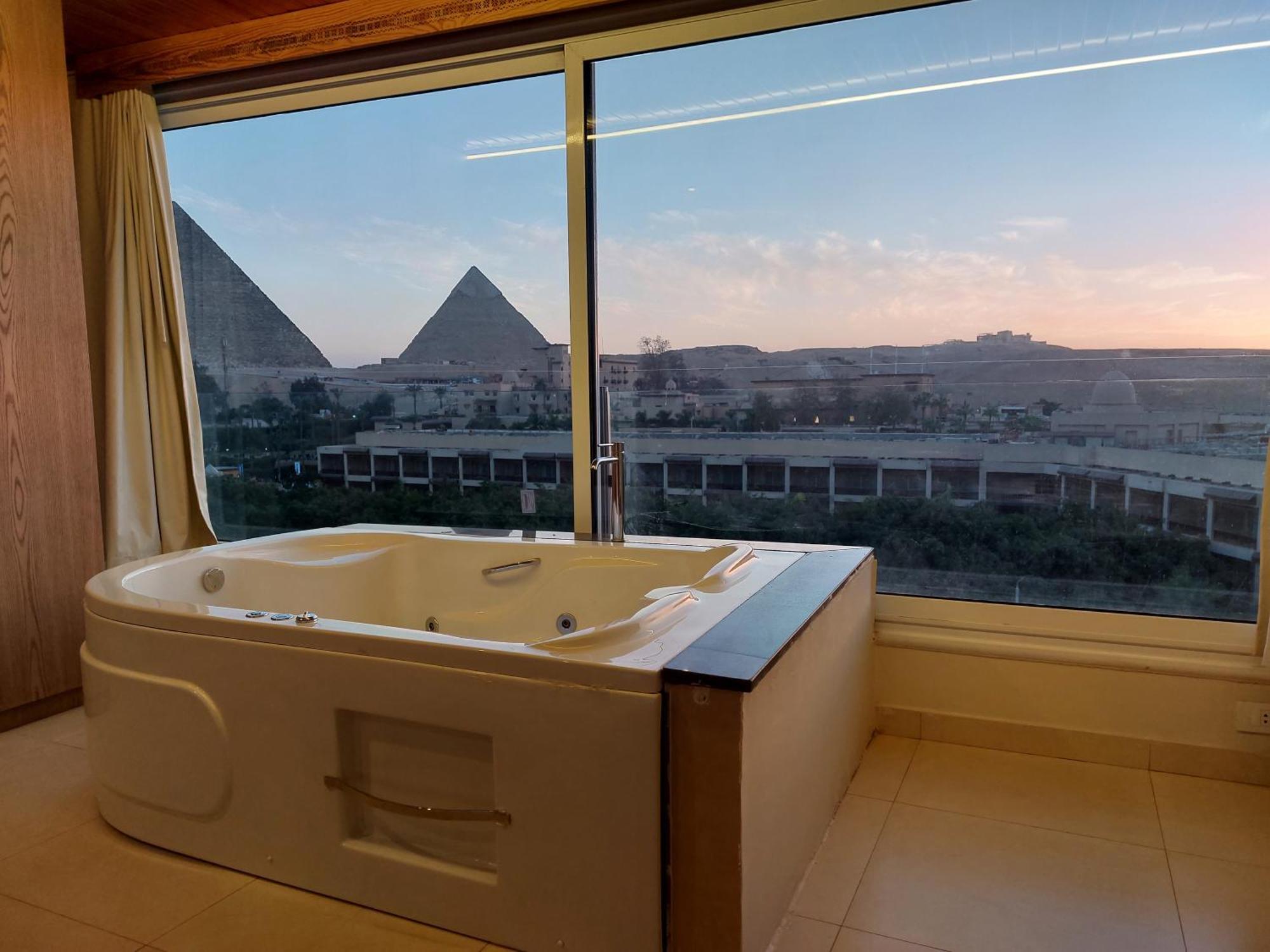 Doudou Pyramids View Hotel Kafret el-Gabal Exterior foto