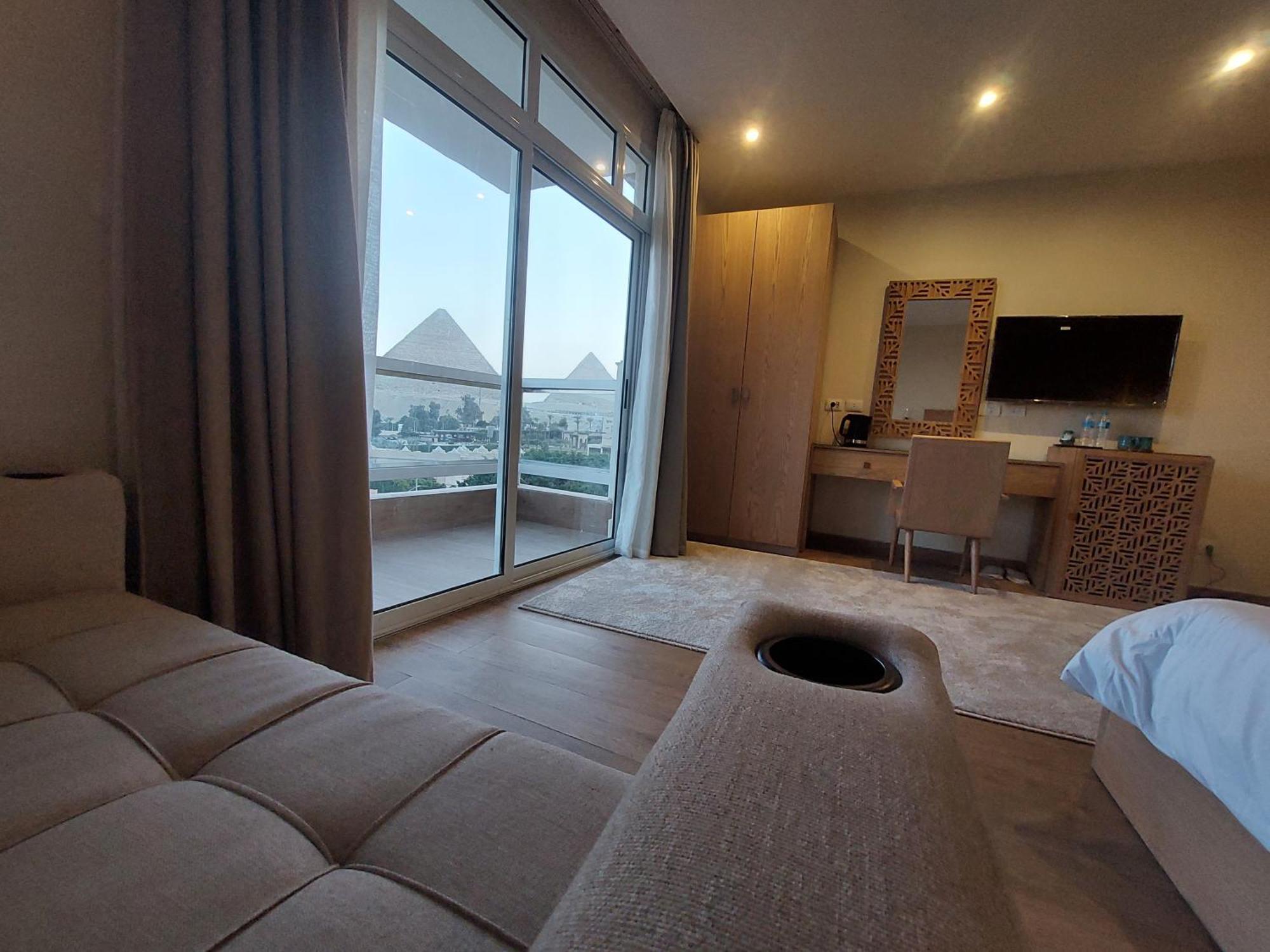 Doudou Pyramids View Hotel Kafret el-Gabal Exterior foto