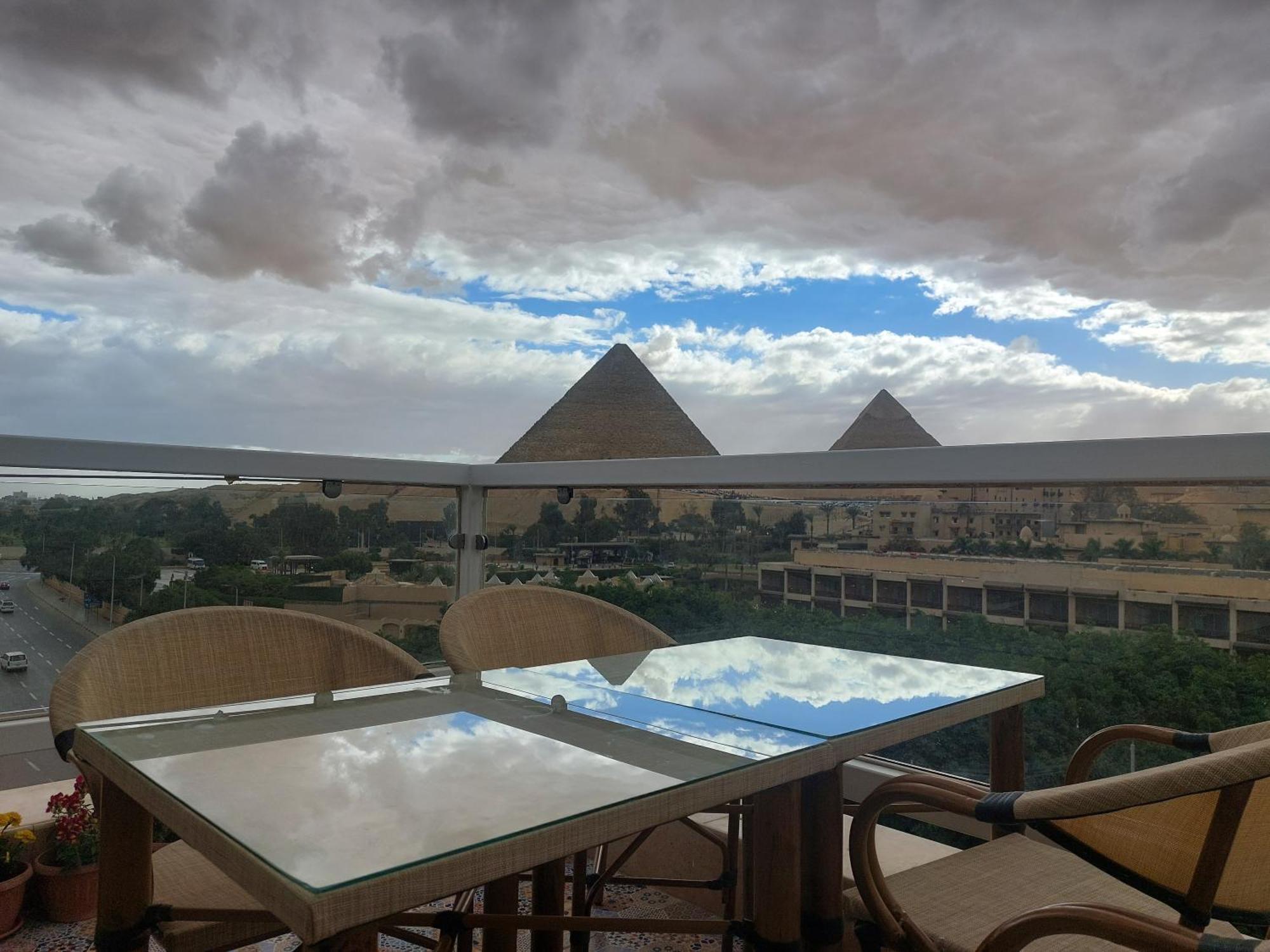 Doudou Pyramids View Hotel Kafret el-Gabal Exterior foto