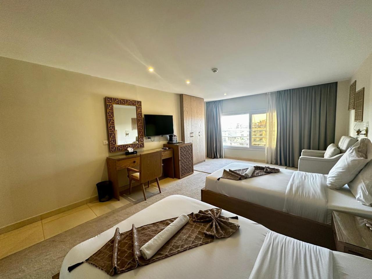 Doudou Pyramids View Hotel Kafret el-Gabal Exterior foto